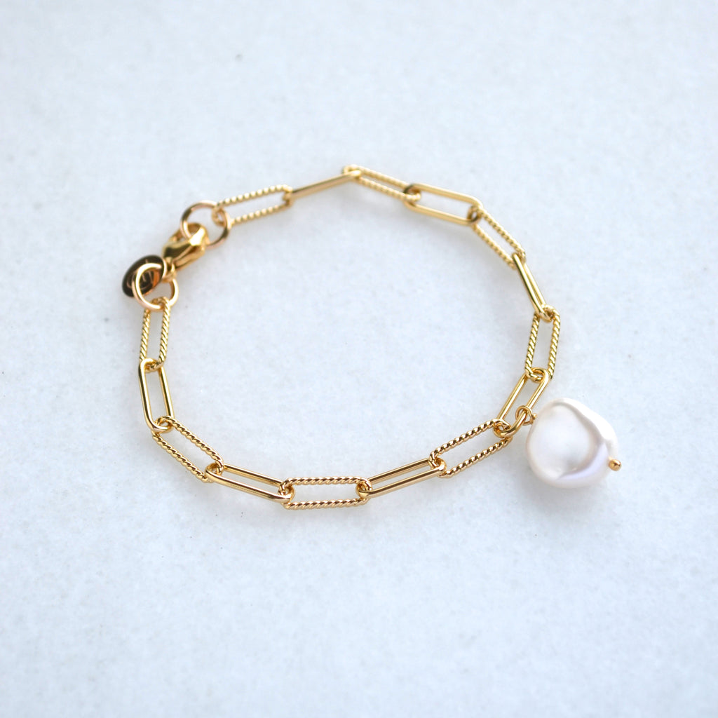 Textured Clip Chain Bracelet with Freshwater Pearl
